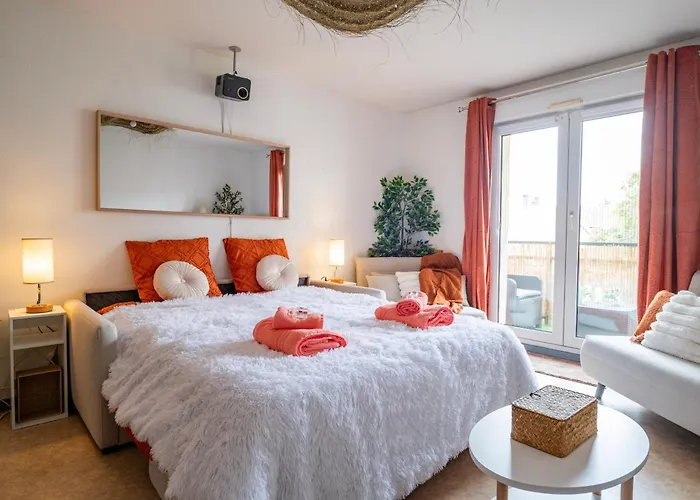 Cathyvoyages Com - Balcon - Netflix Prime Videoprojecteur - Garage Possible Ou Parking Gratuit Rue - Centre Ville 8 Min Et Gare 5 Min En Tram - Confort Et Proprete