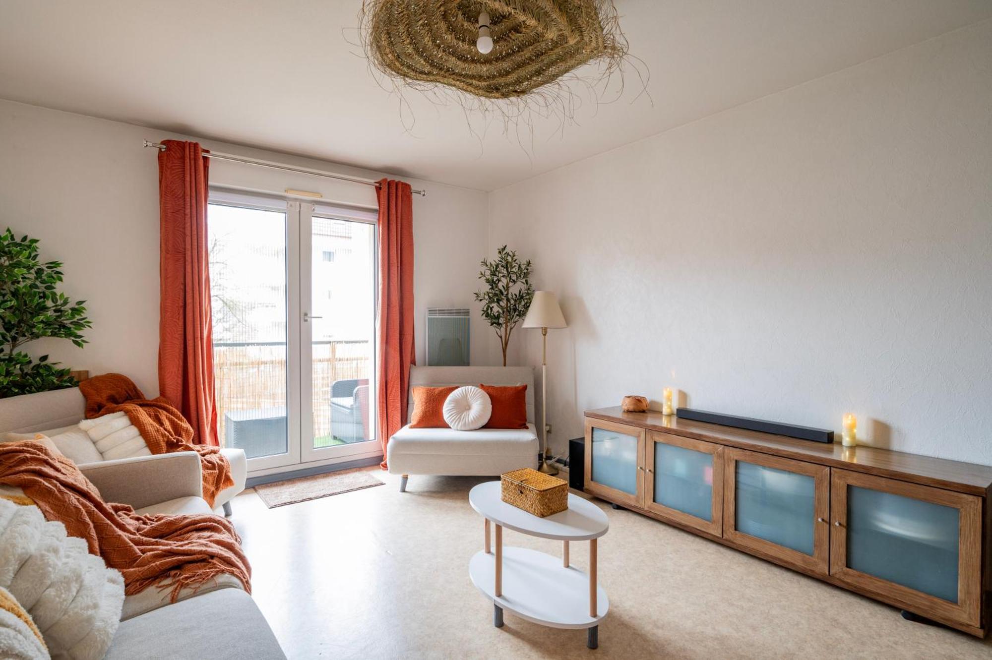 Cathyvoyages Com - Balcon - Netflix Prime Videoprojecteur - Garage Possible Ou Parking Gratuit Rue - Centre 8 Min Et Gare 5 Min En Tram - Confort Et Proprete Strasbourg