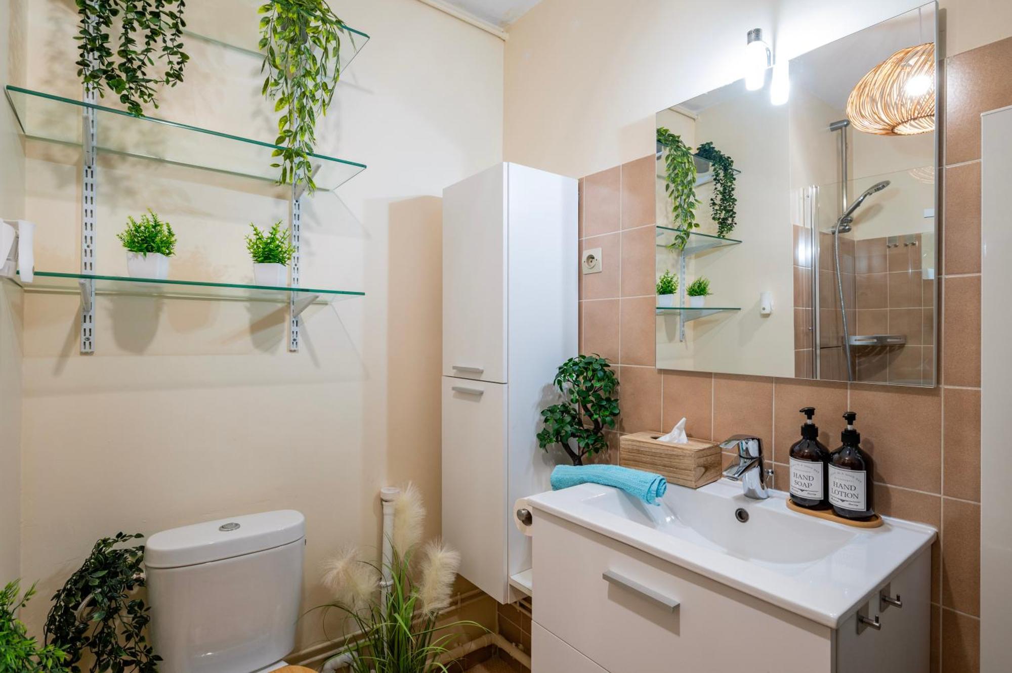 Appartement Cathyvoyages Com - Balcon - Netflix Prime Videoprojecteur - Garage Possible Ou Parking Gratuit Rue - Centre 8 Min Et Gare 5 Min En Tram - Confort Et Proprete *