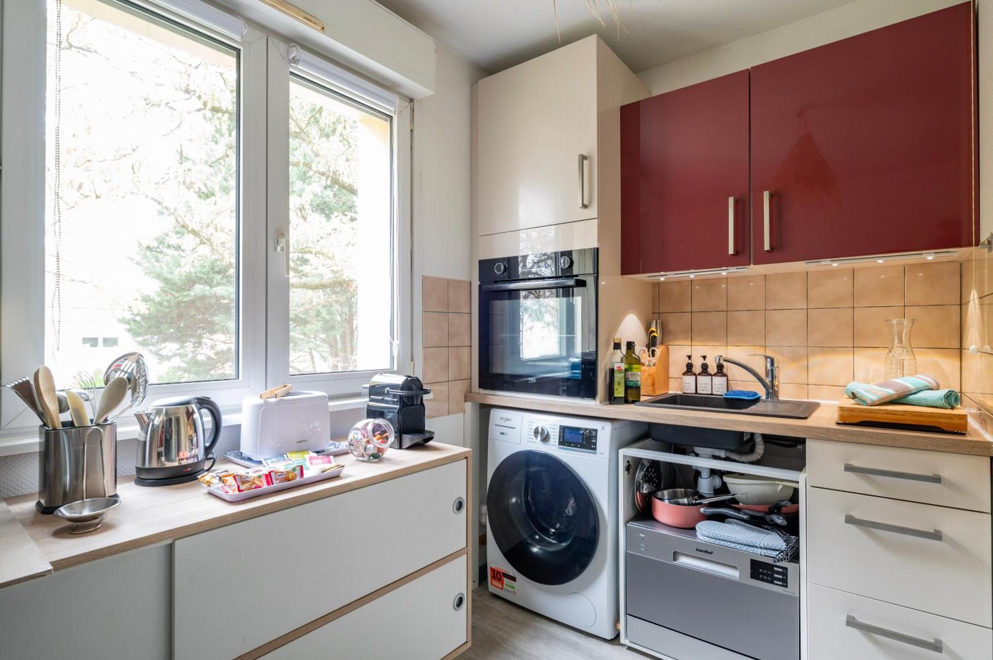 Appartement Cathyvoyages Com - Balcon - Netflix Prime Videoprojecteur - Garage Possible Ou Parking Gratuit Rue - Centre 8 Min Et Gare 5 Min En Tram - Confort Et Proprete Strasbourg