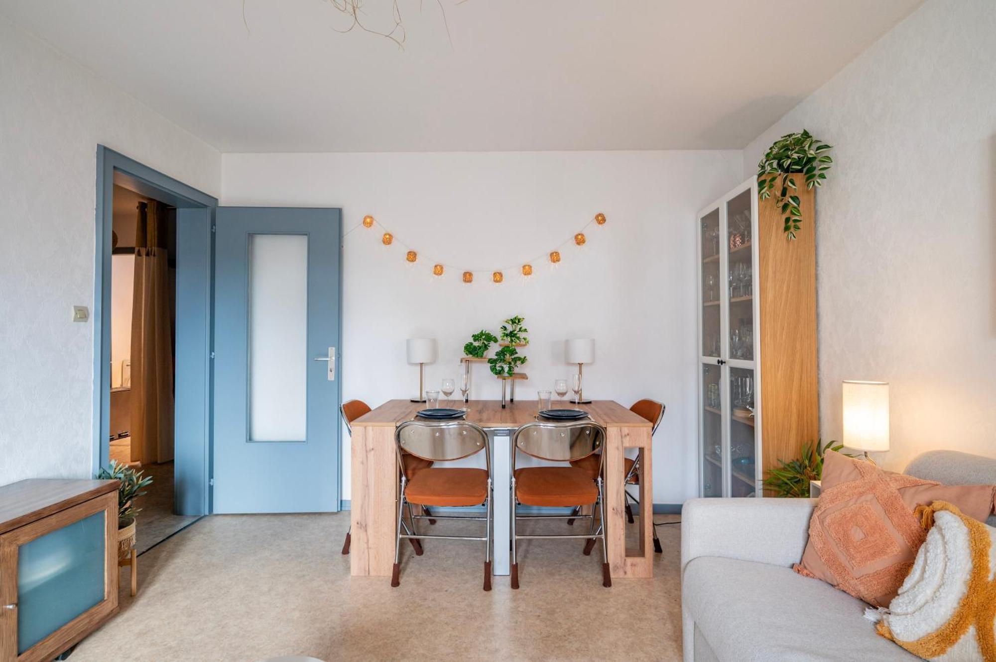 Cathyvoyages Com - Balcon - Netflix Prime Videoprojecteur - Garage Possible Ou Parking Gratuit Rue - Centre 8 Min Et Gare 5 Min En Tram - Confort Et Proprete Appartement *