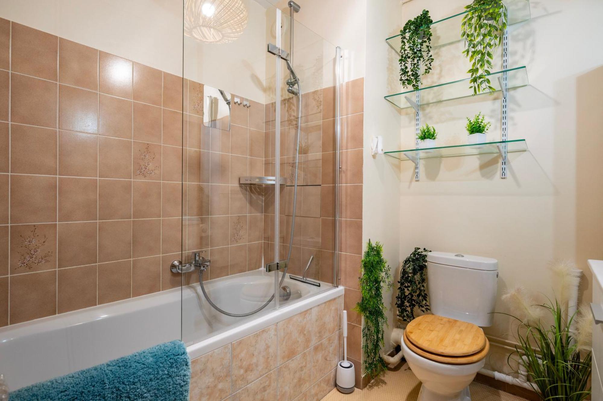 Appartement Cathyvoyages Com - Balcon - Netflix Prime Videoprojecteur - Garage Possible Ou Parking Gratuit Rue - Centre 8 Min Et Gare 5 Min En Tram - Confort Et Proprete *