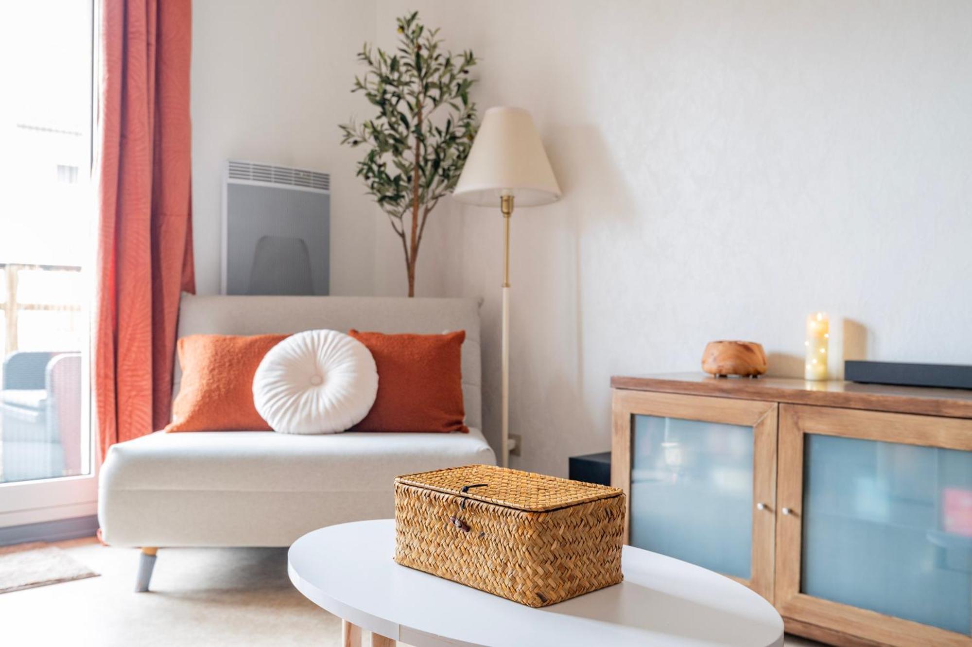 Cathyvoyages Com - Balcon - Netflix Prime Videoprojecteur - Garage Possible Ou Parking Gratuit Rue - Centre 8 Min Et Gare 5 Min En Tram - Confort Et Proprete *