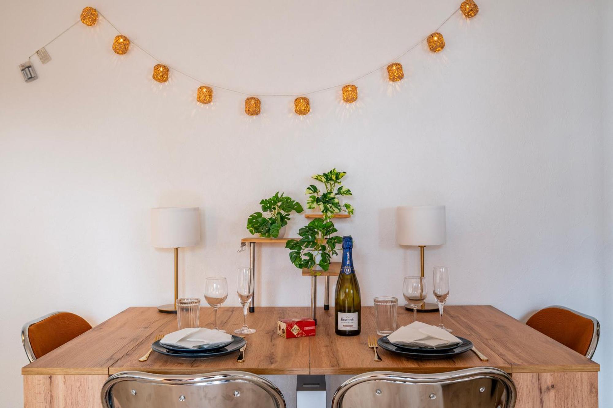Appartement Cathyvoyages Com - Balcon - Netflix Prime Videoprojecteur - Garage Possible Ou Parking Gratuit Rue - Centre 8 Min Et Gare 5 Min En Tram - Confort Et Proprete *